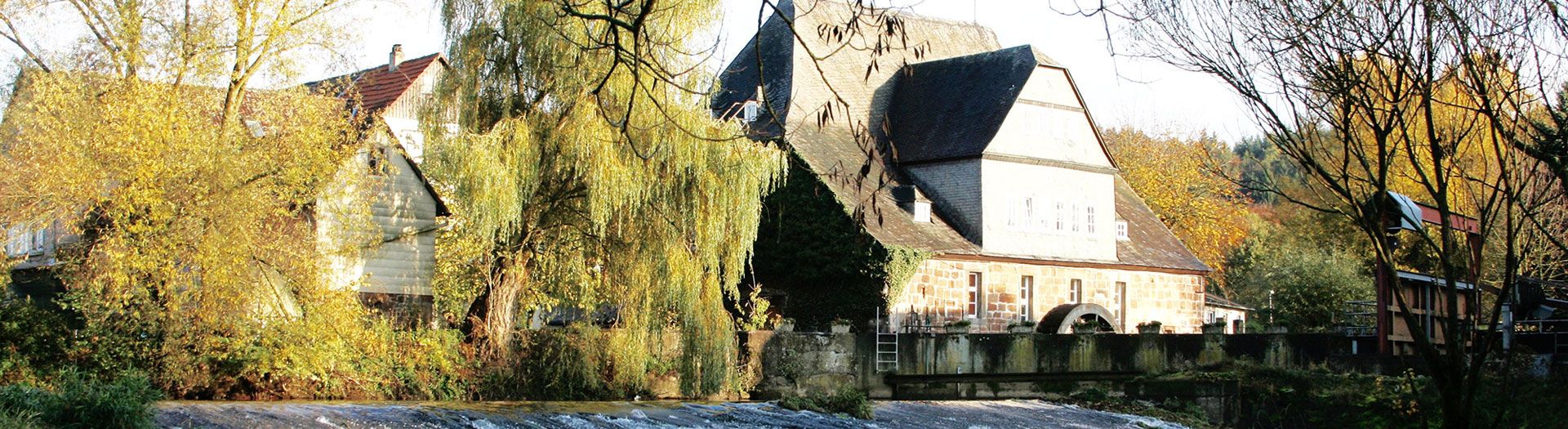 Historische Steinmühle im Internat Steinmühle von außen in Marburg, Hessen