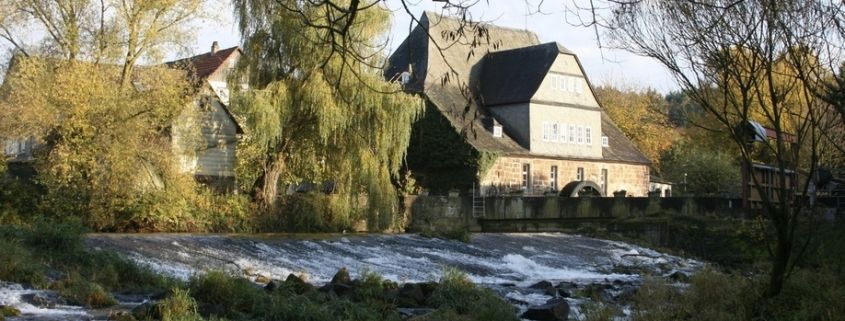 idyllische natur rund um das förderinternat landschulheim steinmühle für schwererziehbare und hochbegabte schülerinnen und schüler in marburg, hessen