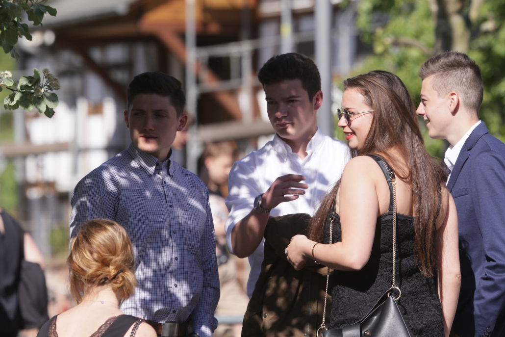 Abiturientinnen und Abiturienten im Internat Steinmühle Schülerinnen und Schüler des Abiturjahrgangs im Internat Steinmühle